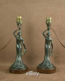Superbe Paire De Lampes En Metal Epoque Art Nouveau Femmes Hortensia