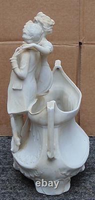 Superbe ancien grand vase art nouveaux RARE BISCUIT homme femme tres fin detail