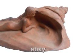 Terre cuite. Vide poche. Art Nouveau. Sculpture. Femme nue. Signée. Cachet