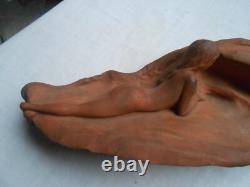 Terre cuite. Vide poche. Art Nouveau. Sculpture. Femme nue. Signée. Cachet