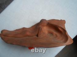 Terre cuite. Vide poche. Art Nouveau. Sculpture. Femme nue. Signée. Cachet