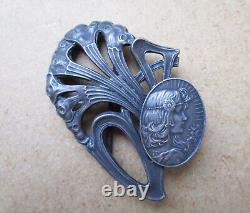 Très belle boucle de ceinture d'époque Art Nouveau femme papillon métal argenté