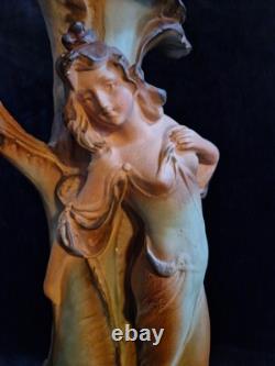 Vase Art Nouveau au décor de Femme, 1900-1910, France