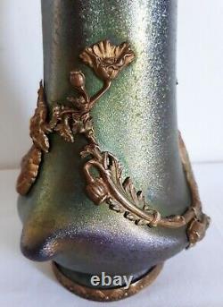 Vase en céramique irisée monture bronze décor végétal femmes 1900 Art Nouveau