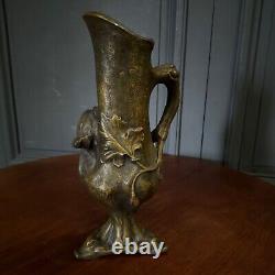 Vase pichet Art Nouveau en régule profil de femme par E. Grego L8700
