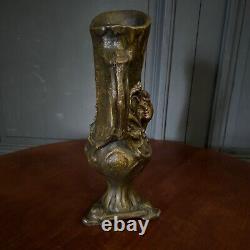 Vase pichet Art Nouveau en régule profil de femme par E. Grego L8700