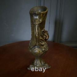 Vase pichet Art Nouveau en régule profil de femme par E. Grego L8700