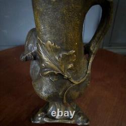 Vase pichet Art Nouveau en régule profil de femme par E. Grego L8700