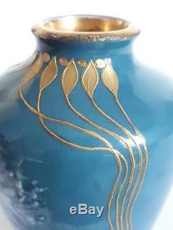 Vase porcelaine pâte sur pâte décor femme 1900 Art Nouveau