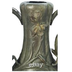 Vase sculpté art nouveau visages de femmes et fleurs en métal ou régule