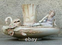 Vase soliflore sculpture Céramique art nouveau femme nénuphar cygne