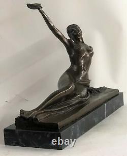 Vintage Art Déco / Nouveau Bronze Statue En Chair Femme Fonte Figurine