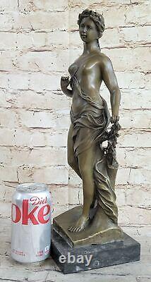 Vintage Style Art Nouveau Bronze Sculpture Femme'Holding' Fleur Signée A. Nu